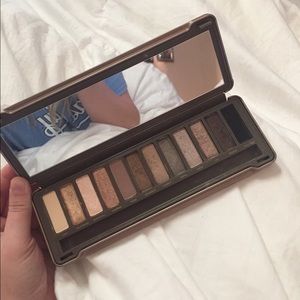 Naked 2 eyeshadow palette