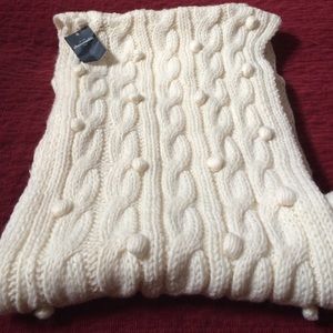 Abercrombie  brand new cream color scarf