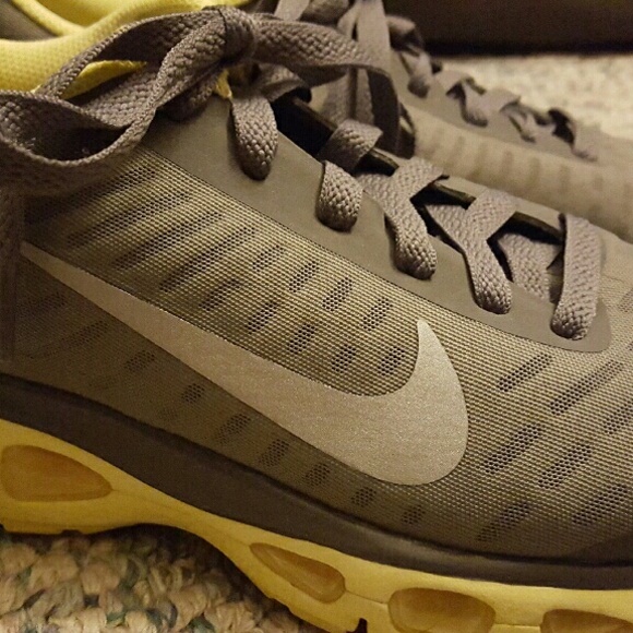 Barely worn nikes