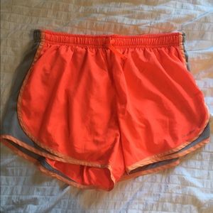 🎉FINAL PRICE DROP⬇️ CALVIN KLEIN shorts ☀️