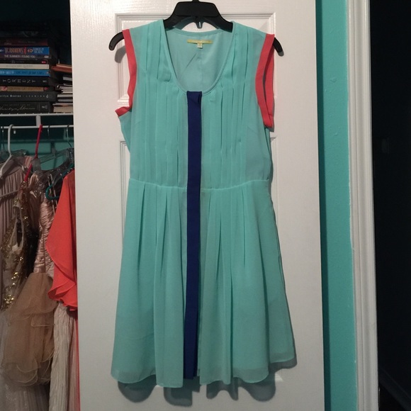 Super cute Gianni Bini Dress