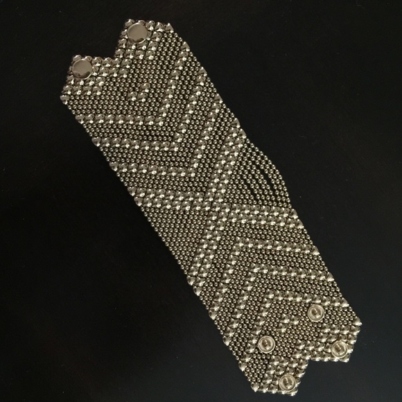 Gold ball chain cuff - Picture 3 of 3