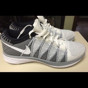 Nike Flyknit Lunar 2  Men's 8  Women's 9.5