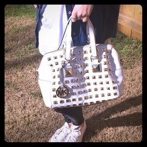White Michael Kors studded cross body