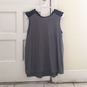 Studded shoulder tank top!