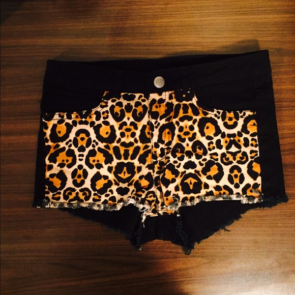 H&M CHEETAH SHORTS