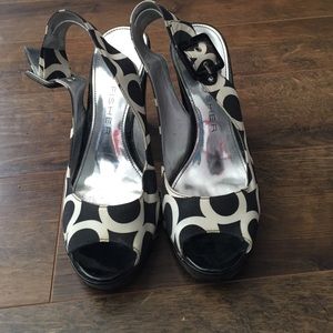 Marc fisher peep toe heels. 3" heel