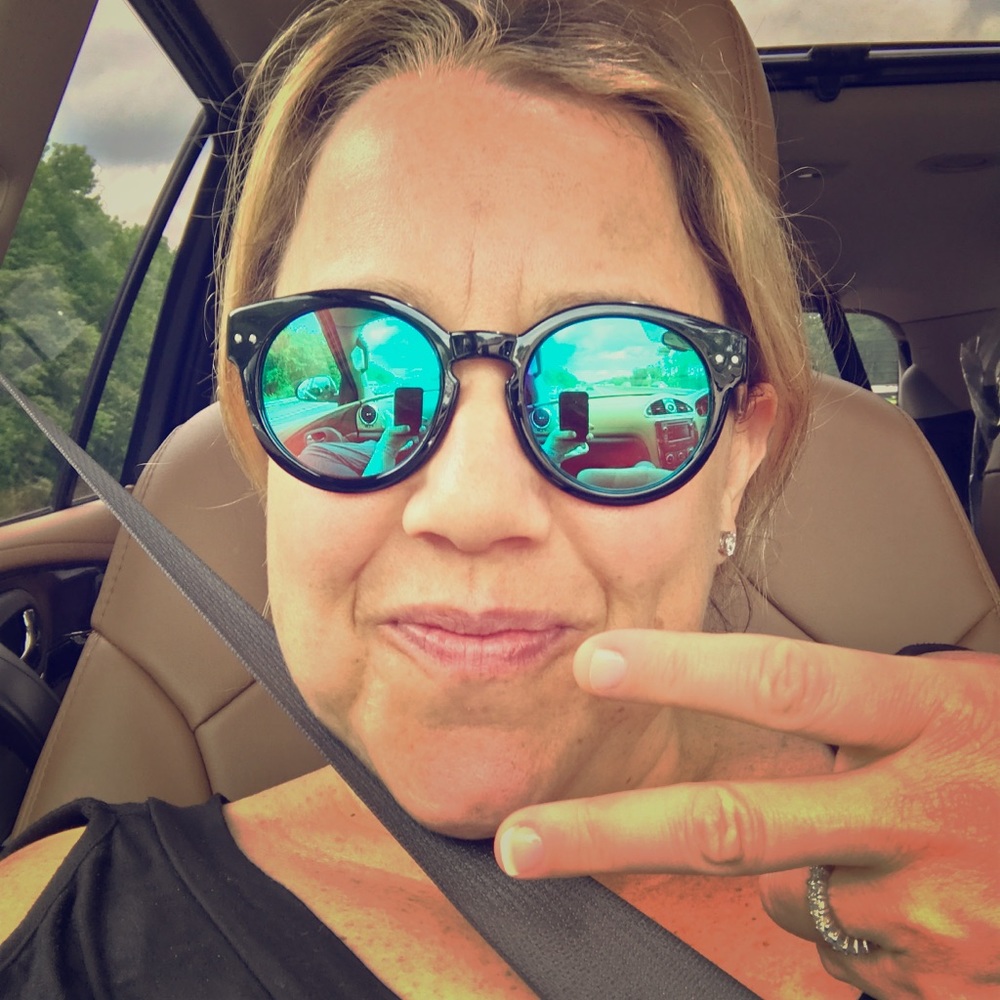 Meet your Posher, Jennifer