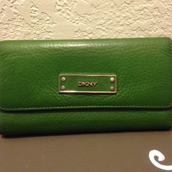 DKNY wallet