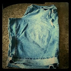 Wide leg capris, fairly new