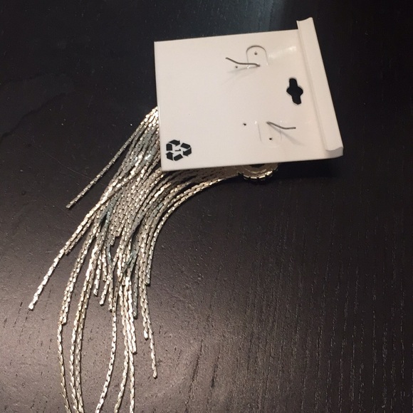 New earring - Picture 3 of 3