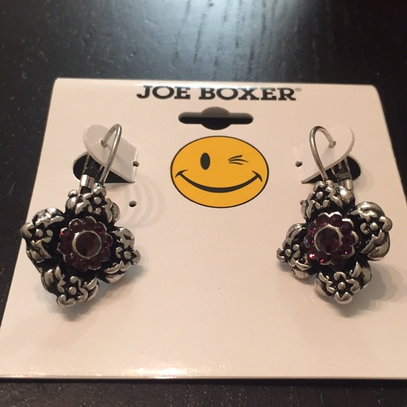 New earring - Picture 3 of 3