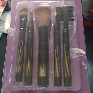 Make up accessaries set