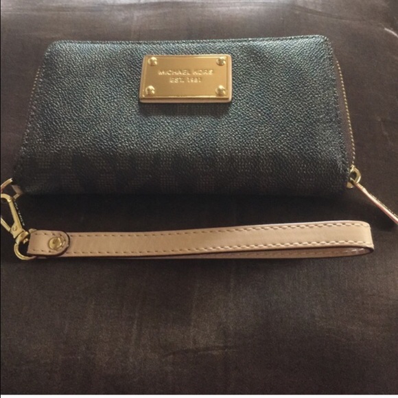 NWOT BROWN MK WALLET