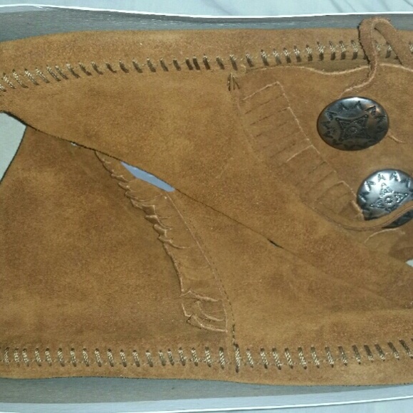 Minnetonka leather shoes