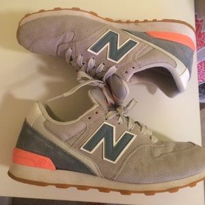 New balance 696 tennis shoes