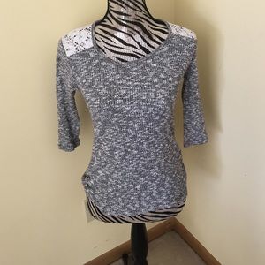 Gray and white 3/4 sleeve