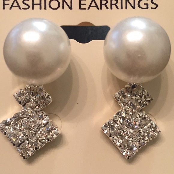 New earring - Picture 2 of 3