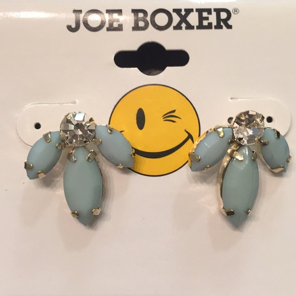 New earring - Picture 1 of 2