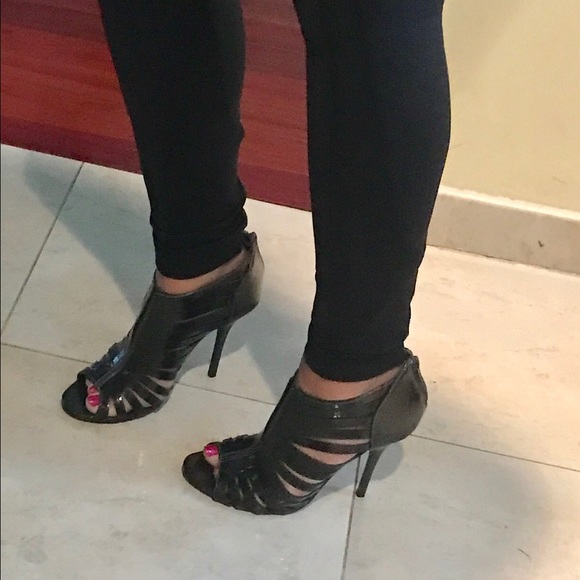 Heels - Picture 5 of 5