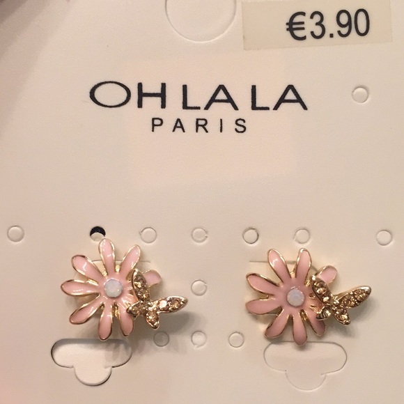 New earring - Picture 1 of 3