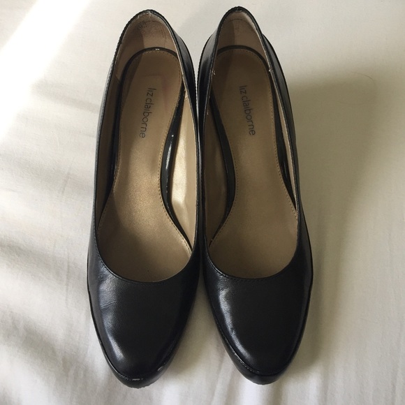 Liz Claiborne 9M leather upper