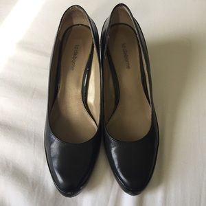 Liz Claiborne 9M leather upper