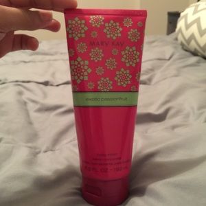 Mary Kay Exotic Passion fruit lotion