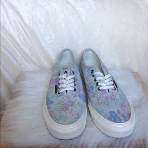 Vans Shoes - Vans Suede Sneakers Vans Shoes - Vans Suede Sneakers