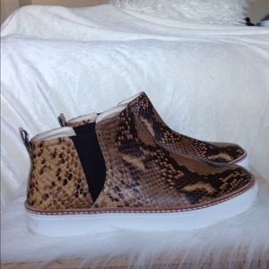 Zara Shoes - Zara Snakeprint Sneaks Zara Shoes - Zara Snakeprint Sneaks