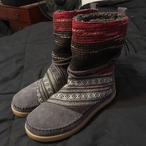 Brand new TOMs boots!