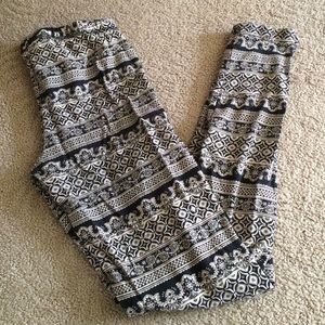 Tribal print leggings