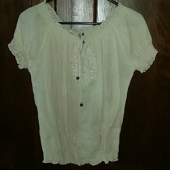 Tie at the neck shirt