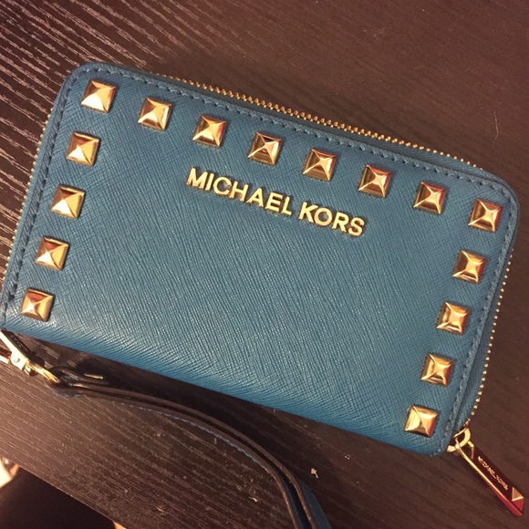 FLASH SALE ⚡️ Teal Studded Michael Kors Wristlet
