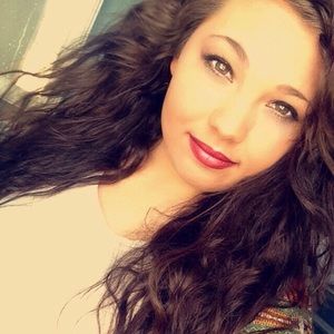 Meet your Posher, Korie