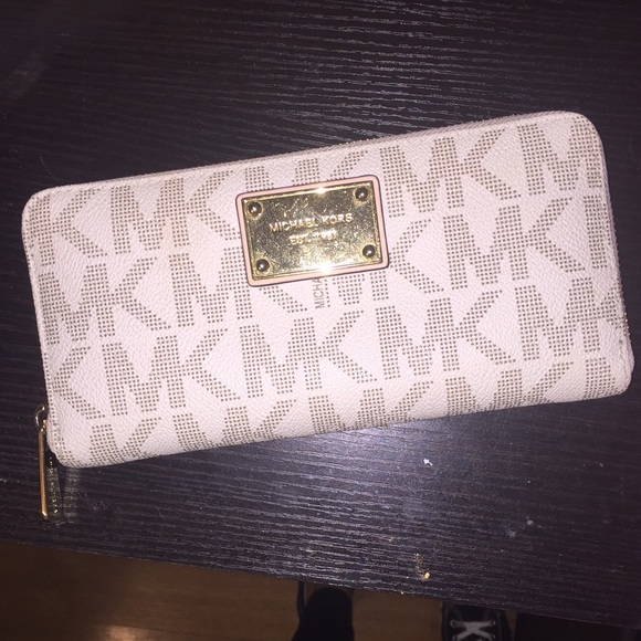 Creme monogram MK wallet
