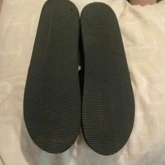 Sandles - Picture 2 of 2