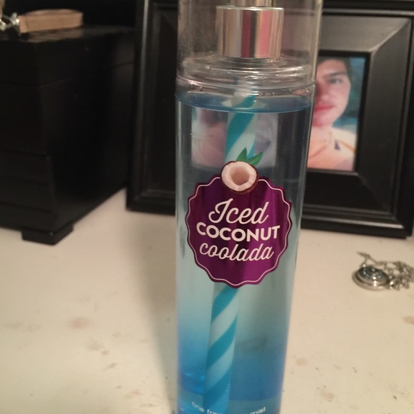 Iced coconut colada spray