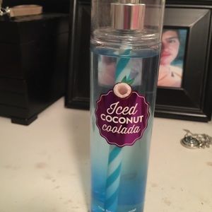 Iced coconut colada spray
