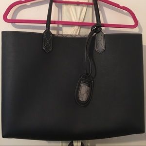 Gucci reversible black purse