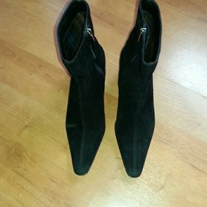 AQUATALIA - Black Suede Ankle Booties