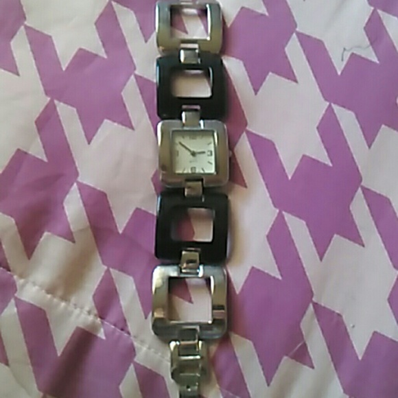 Watch - Picture 2 of 3