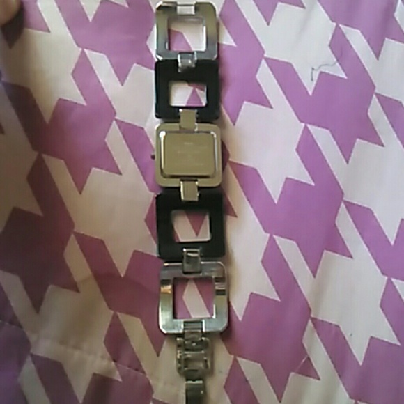 Watch - Picture 3 of 3