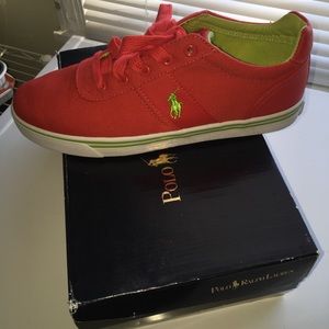 Low too Canvas