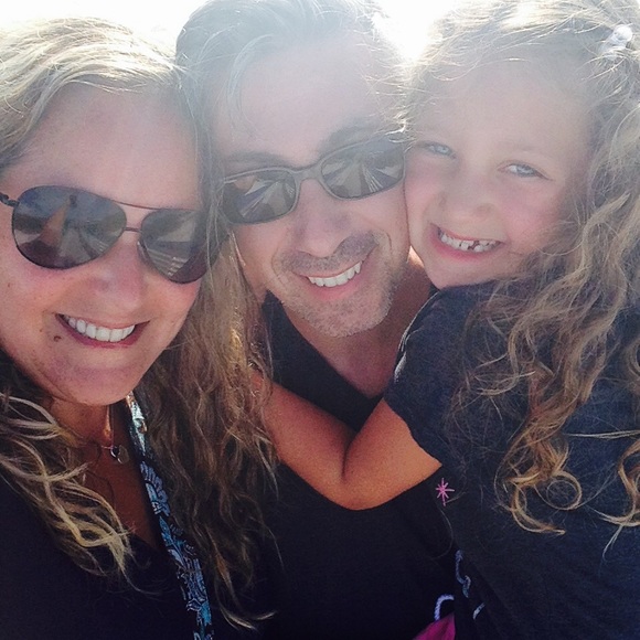 Welcome to my closet❤️ - Picture 3 of 8