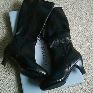 Black jaccylyn smith boots