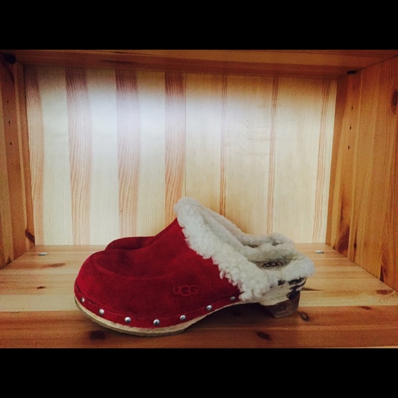 Ugg clogs