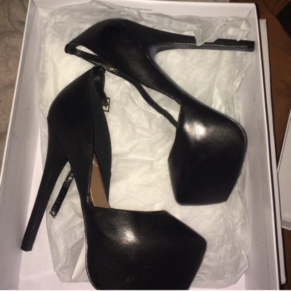 Black Steve Madden heels
