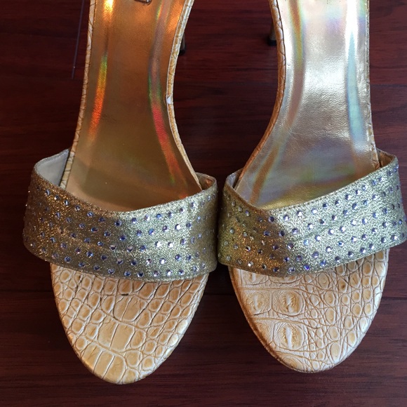 💎Gold and rhinestone heels! Worn once💎