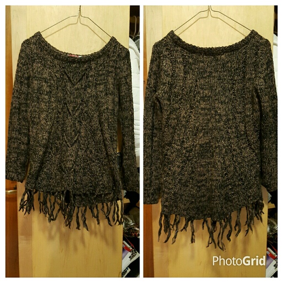 Gorgeous Knitted Long-sleeved Sweater Medium size